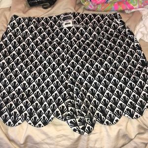 Mudpie Scalloped Shorts NWOT